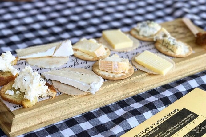 Award-Winning Hunter Valley Wine & Cheese Tour from Sydney - Cheese tasting at the Hunter Valley Cheese Factory: pairing you can actually use
