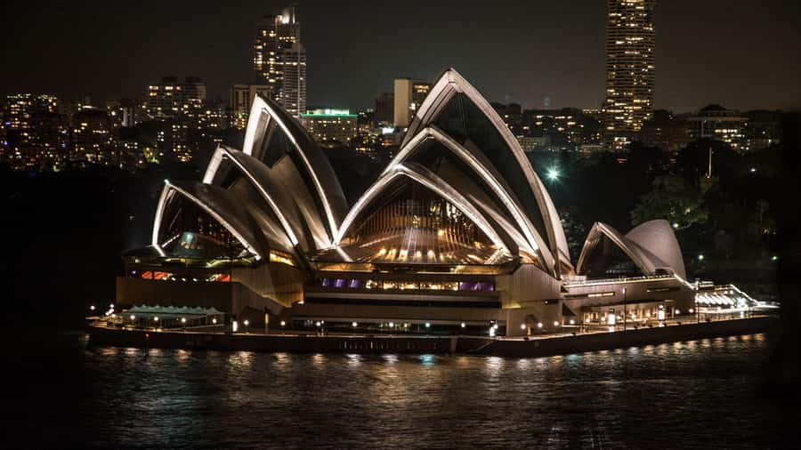 Best of Sydney: Private Walking Tour with a Local - Local tips you’ll actually use: seafood, beaches, markets, and shopping