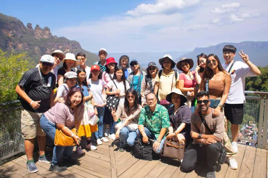 Blue Mountain Tour + Hop-on-Hop-off Big Bus Discover Ticket - Luxury Coach Comfort and the Role of a Live Guide