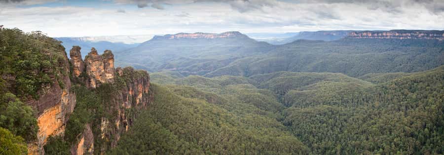 Blue Mountains: Aboriginal Experience Day Tour from Sydney - From Sydney pickup to a Mercedes-Benz start
