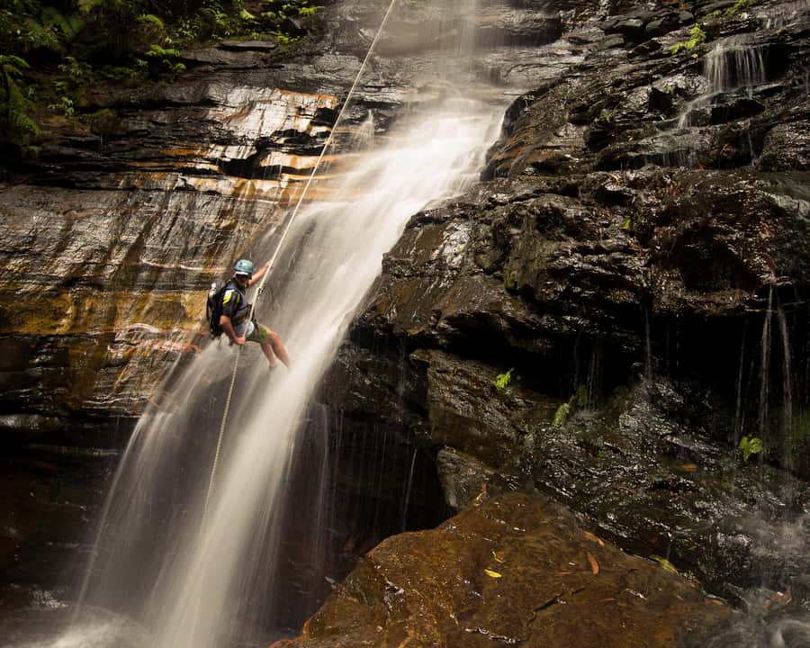 Blue Mountains: Abseiling and Canyoning Experience - After the morning: lunch and the short walk into the canyon world