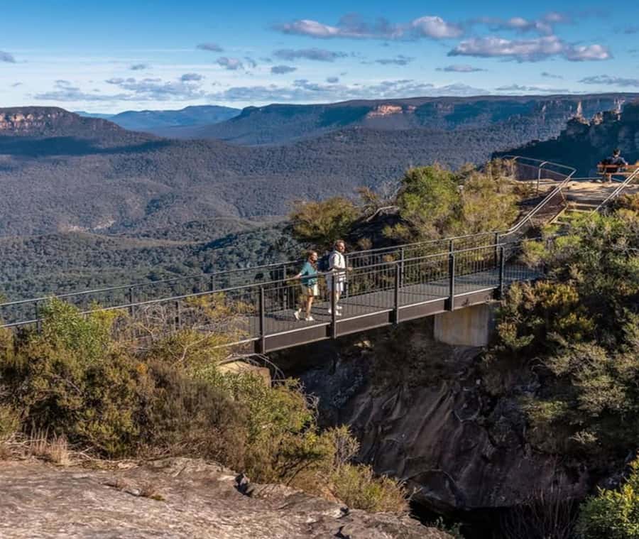 Blue Mountains Adventure: Wild Boar Rock & Cable Car - Echo Point and Three Sisters Peak: Legends and a Real Walk