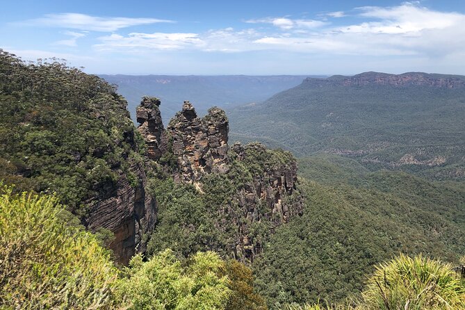 Blue Mountains Day Trip from Sydney Including Scenic World - Echo Point and the Three Sisters: the classic Blue Mountains view stop