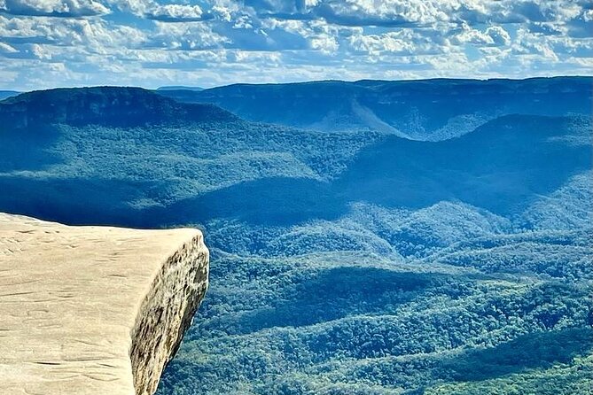 Blue Mountains Small Group Tour w/optional Scenic World & Lunch - Featherdale Wildlife Park before the lines: when Australia is most alive