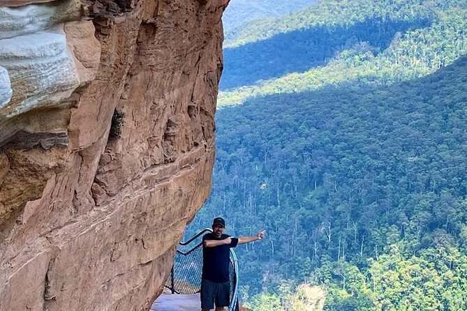 Blue Mountains Small Group Tour w/optional Scenic World & Lunch - Village option: Govetts Leap cliffs, then Leura with free lunch time