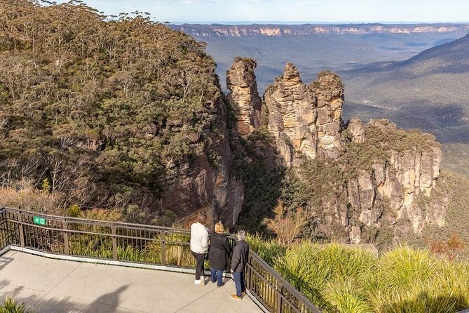Blue Mountains Sunset Nature-based & Waterfall Tour from Sydney - What You Actually Do: Wentworth Falls Walk in Jamison Valley