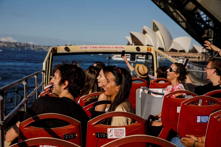 From Sydney: Blue Mountains Day Tour & Hop-on, Hop-off Tour - Sydney Zoo: the animal time that sets the tone (and moves fast)