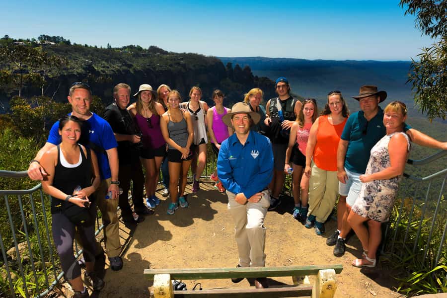 From Sydney: Blue Mountains Small-Group Tour Picnic & Hike - Jamison Valley and Eaglehawk Lookout: viewpoints with breathing room
