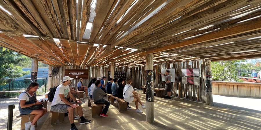 From Sydney: Blue Mountains, Sydney Zoo & Walking Tour - From central Sydney to wildlife in the morning