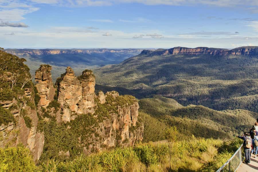 From Sydney: Full Day Blue Mountains Tour in a small group - Entering the UNESCO Blue Mountains: Jamison Valley and Three Sisters