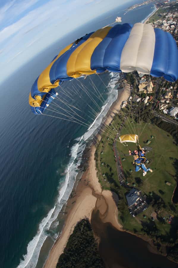 From Sydney: Tandem Skydive Experience over Beach - Up to 15,000 feet: how the timing usually feels