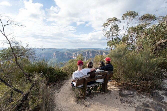 Guided Walking Tour in the Blue Mountains - Hidden Treasures - A quieter look at the Three Sisters: icon, but with breathing room