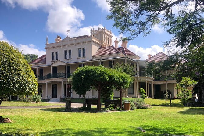 Guided Walking Tour in the Blue Mountains - Hidden Treasures - Katoomba: your scheduled walk-around break and where to grab lunch