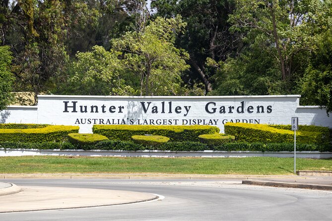 Hunter Valley All Inclusive, Wine, Chocolate Tasting and Lunch - Hunter Valley Gardens Break: Time to Stretch and Browse