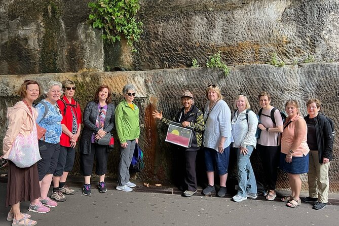 illi-Langi The Rocks Aboriginal Dreaming Tour - Stop 1: Cadmans Cottage and the ochre activity