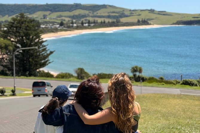 Jervis Bay Highlights Tour – Small Group Experience Scenic Coast - Kangaroos in open nature and Cave Beach at Booderee National Park