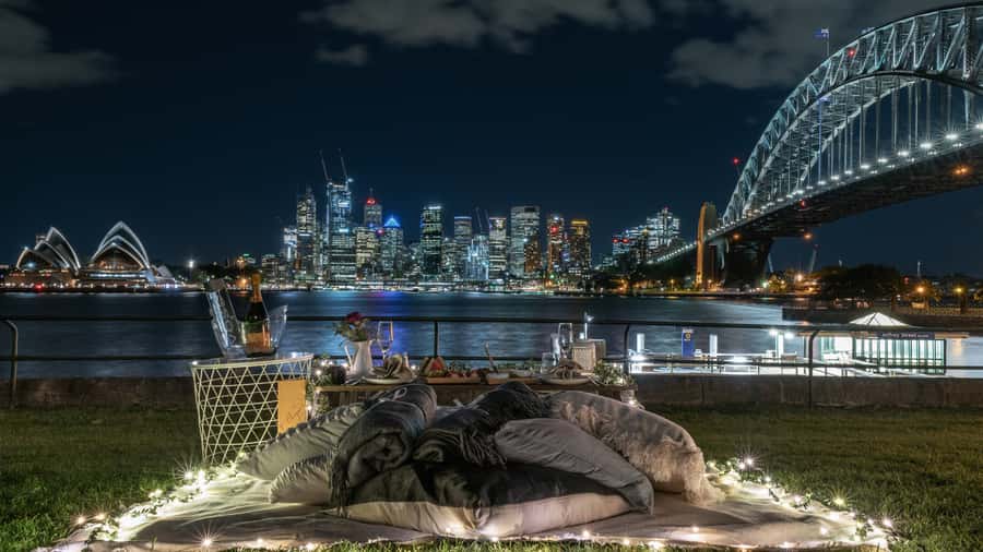 Luxury Picnic for 2 with Sydney Harbour Views at Kirribilli - Your 2 hours at Copes Lookout: how the rhythm usually works