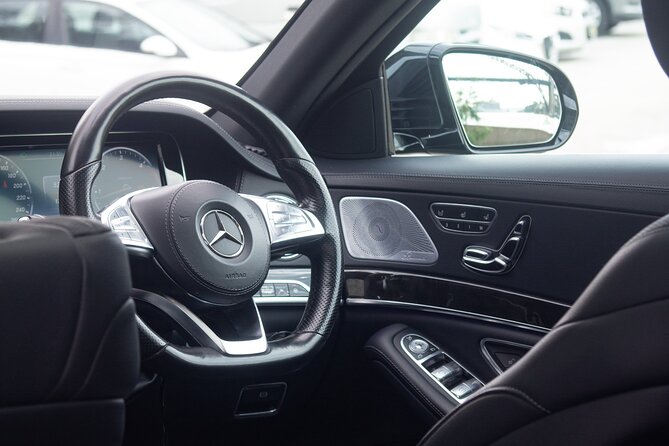 Luxury Sydney Airport Departure Transfer - Sedan/SUV - Sedan or SUV: choosing the right fit for your group
