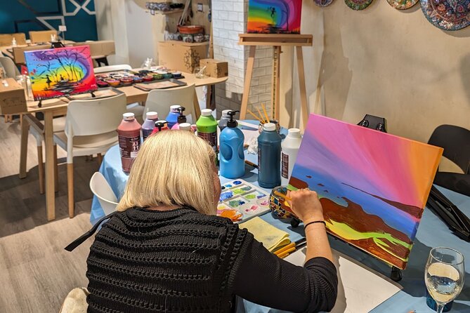 Paint and Sip Classes Sydney: Acrylic Art, Canvas & Wine - Group size, meeting details, and what the private setup means