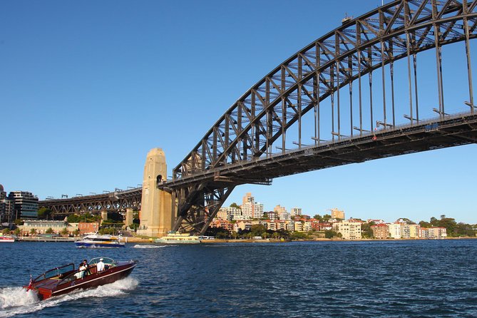 Private 2 Hour Icons and Highlights Cruise of Sydney Harbour - Athol Bay Beach Stop: The City Skyline With a Beach-Edge View