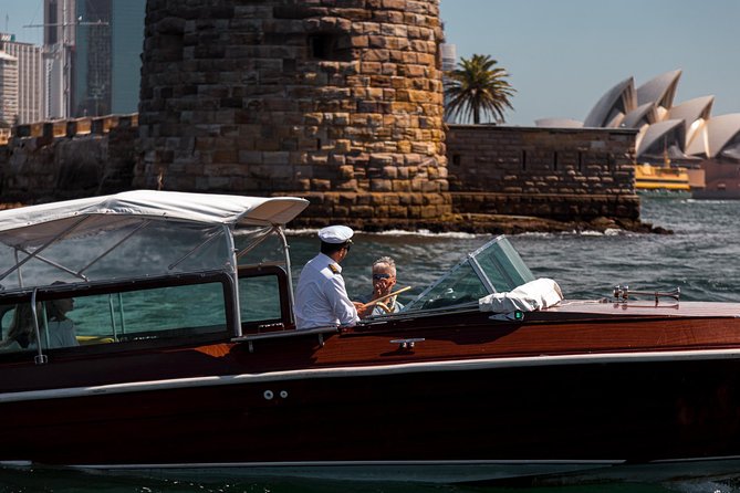 Private 2 Hour Icons and Highlights Cruise of Sydney Harbour - The 2-Hour Route: Bridge and Opera House Close Enough to Feel Real