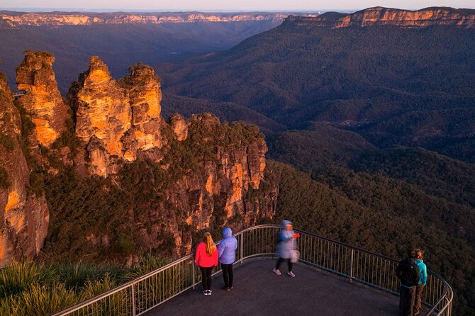 PRIVATE Blue Mountains Scenic World Wentworth Falls & Cruise Tour - Leura drive and the road-to-lookout strategy
