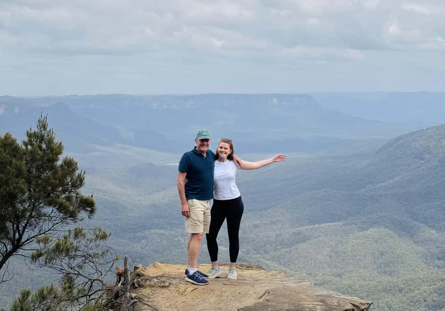 Private Blue Mountains, Scenic World & Wentworth Falls Tour - Echo Point and the Three Sisters: the story behind the cliffs