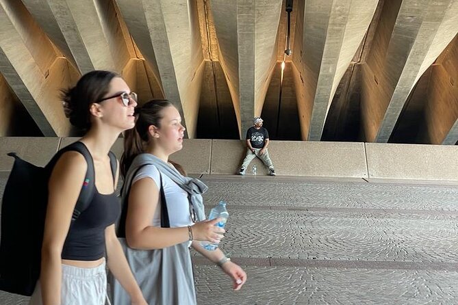 Private City Tour: Best of Sydney - Macquarie Lighthouse and the Bondi finale: two very different coasts in one day