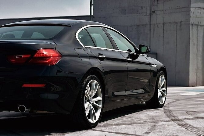 Private One-Way Airport Transfer from Sydney Airport to Sydney - Straight From SYD to Your Door in About 15 Minutes