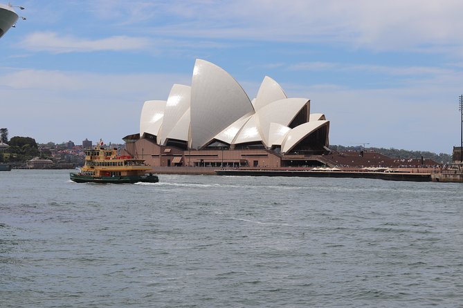 Private Sydney City and Bondi Beach Half Day Tour - Sydney Harbour Bridge: The Best First Photo Stop
