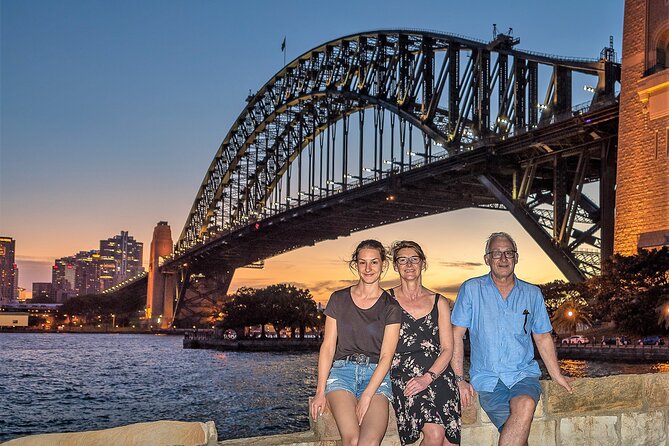 Private Sydney Harbour Sunset Photo Tour & Cruise - Dawes Point Park: quick magic moments before heading back
