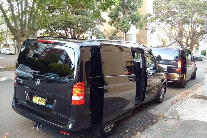 Private Transfer FROM Sydney Airport to Sydney CBD for 1 to 2 pax - The Ride Into the CBD: Comfort, Lanes, and Real-Time Travel