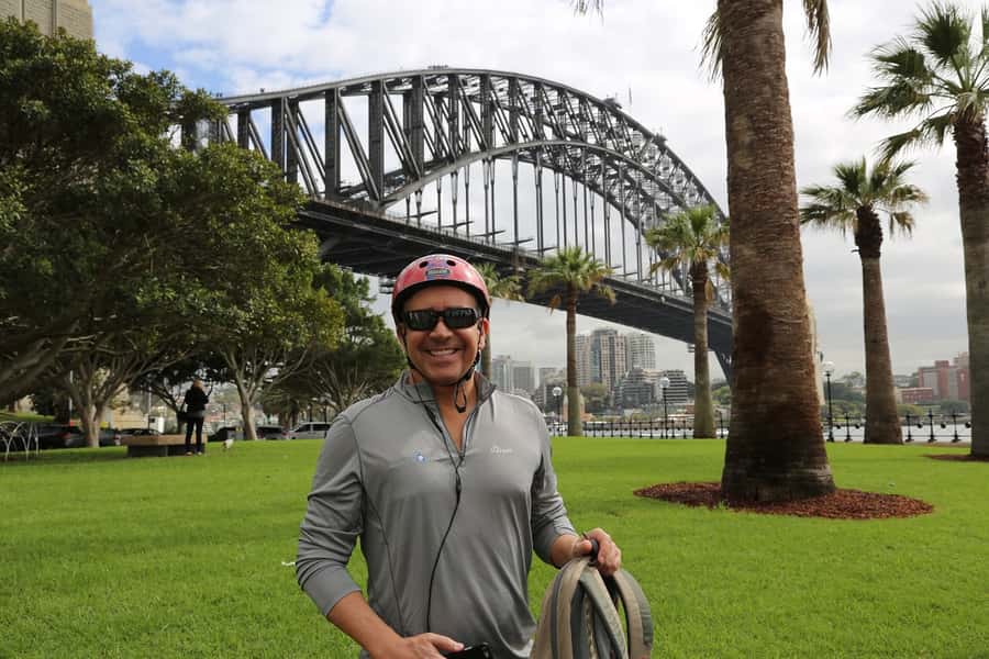 Scenic Sydney Harbour Bridge Bicycle Ride - Crossing to Kirribilli and the Governor’s House Area
