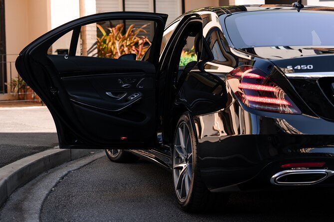 Sydney Airport Premium (DEPARTURE) Transfer - Vehicle sizing: premium sedan vs people mover vs minibus