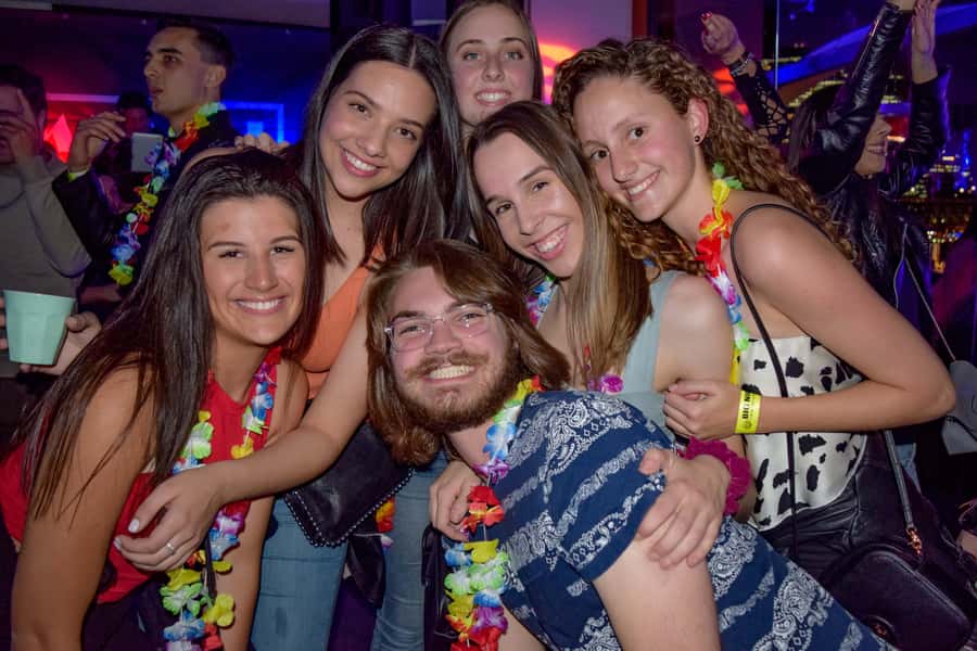 Sydney: Big Night Out Pub Crawl with Local Party Hosts - Stop 3: Scruffy Murphys Bar (pizza + another included drink)