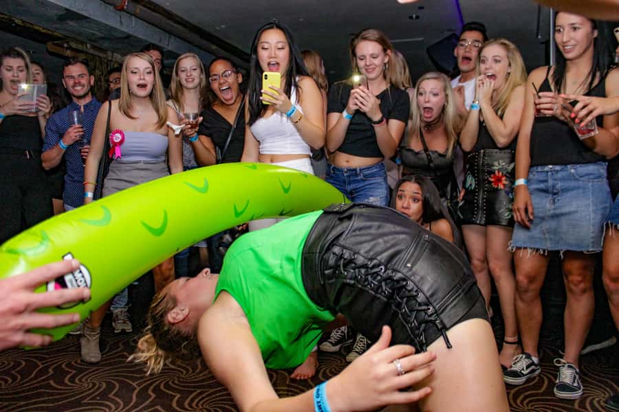 Sydney: Big Night Out Pub Crawl with Local Party Hosts - Games, prizes, and party photos: why it’s more fun than casual bar-hopping