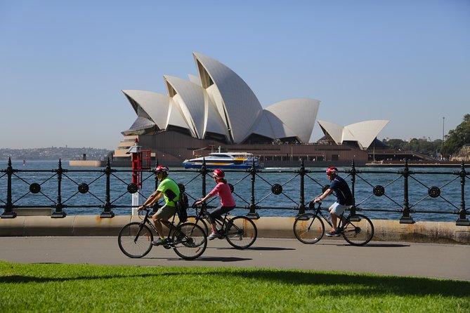 Sydney Bike Tours - The Royal Botanic Garden walk and the Opera House photo angles
