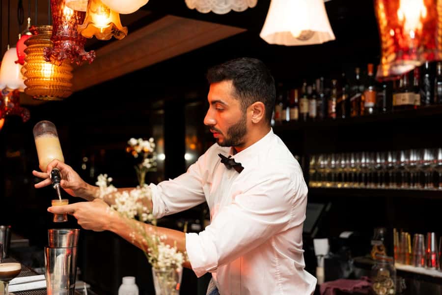 Sydney: Cabaret Dinner Show at the Honeycomb Club - Honeycomb Club Location Above Potts Point Hotel: Getting There Fast