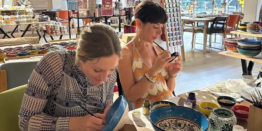 Sydney: Ceramic Plates & Bowls Paint and Sip Classes - Art Masterclass Sydney: A 150-Minute Creative Reset