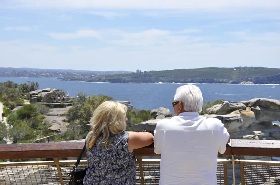 Sydney: City Highlights Guided Bus Tour - Entering the day: meeting at Hyde Park and starting on time