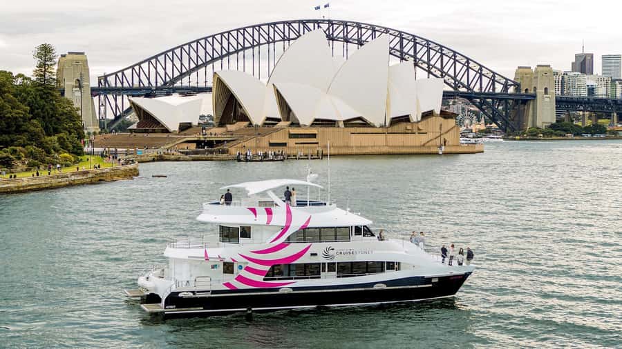 Sydney: Dinner Cruise with 3-Course Meal - Comfort Rules: What to Bring and What to Skip