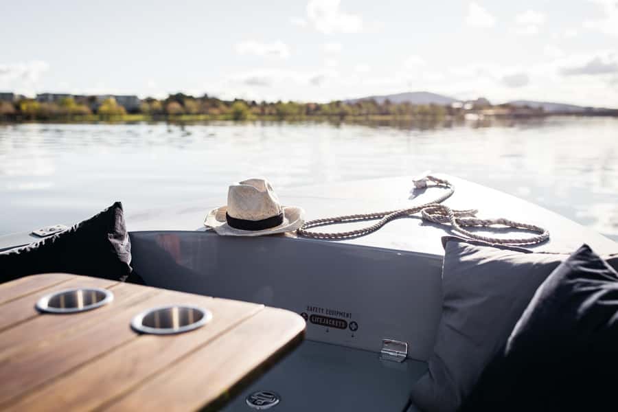 Sydney: Electric Boat Rental from Cabarita Point - Price and value: $105 per group (up to 8) for 1–3 hours