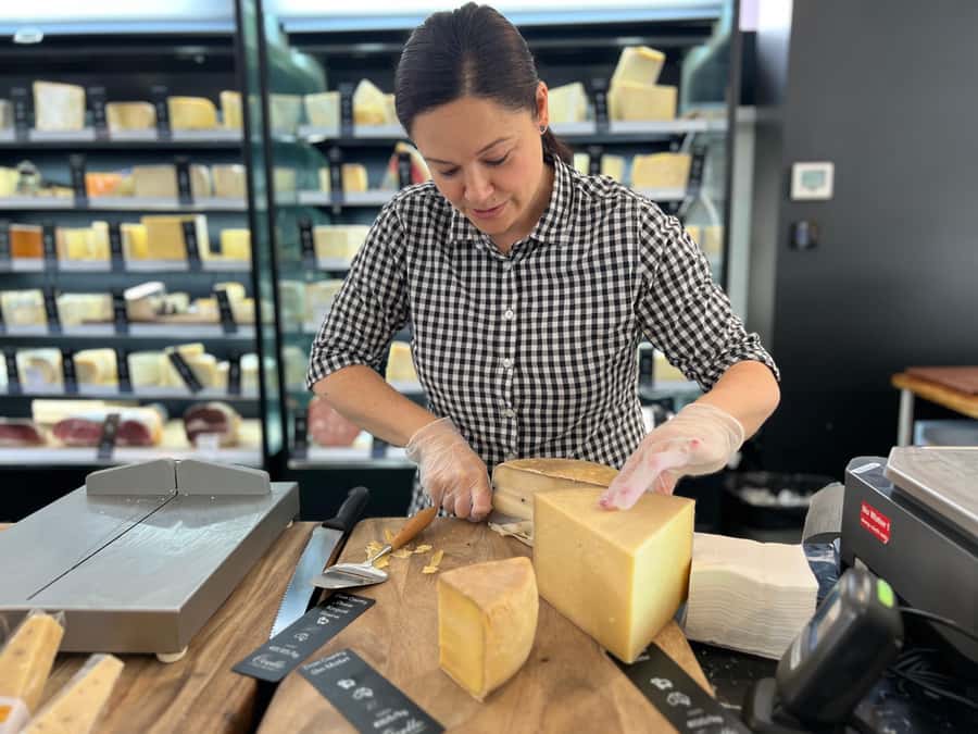 Sydney: Food Tour in Surry Hills with 8 Local Food Tastings - Surry Hills and Oxford Street: Food Rooted in Immigrant Traditions