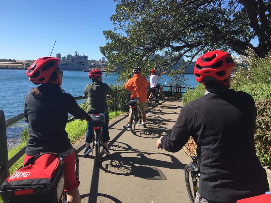 Sydney: Guided Harbour E-Bike Tour - Walsh Bay to Barangaroo: switching from headline scenes to waterfront personality