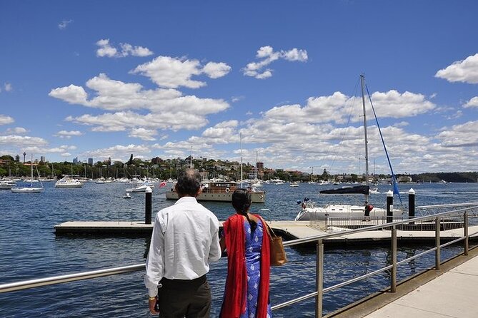 Sydney Guided Sightseeing Bus Tour - Potts Point and Kings Cross: quick passes with familiar landmarks