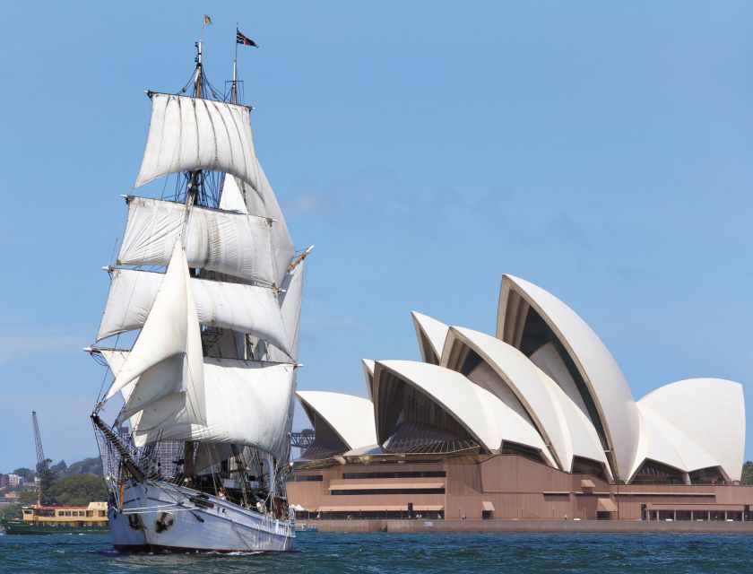 Sydney: Harbor Sunset Cruise with Dinner - Comfort and rules that affect the experience