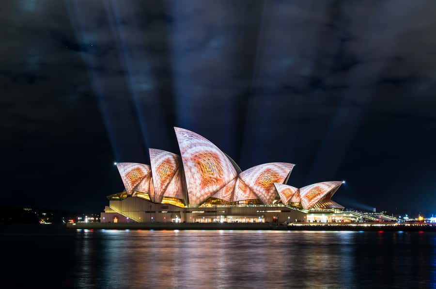 Sydney Harbour: 30 Minute Slow Jet Boat Vivid Cruise - How the experience compares to standing on land
