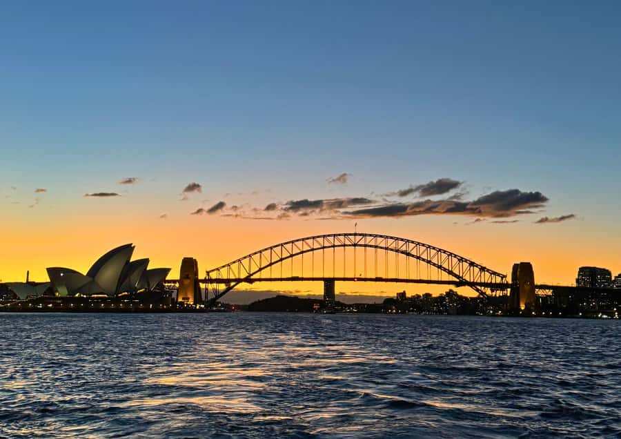 Sydney: Harbour Dinner Cruise with Buffet - Circular Quay Pickup: Finding Eastern Pontoon Without Stress
