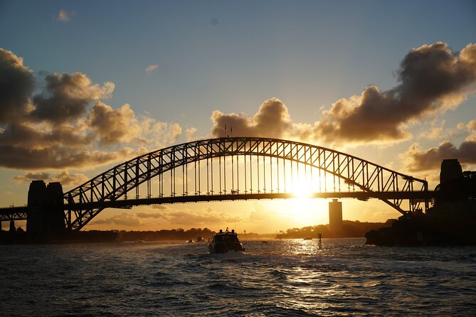Sydney Harbour Discovery Dinner Cruise Scenic Sights and Buffet - A practical way to see Sydney Harbour without overplanning