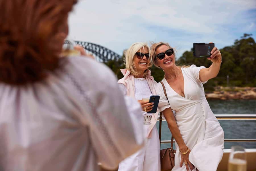 Sydney Harbour Experience 90-minute Sightseeing Cruise - Circular Quay to the Opera House and Bridge: the 90-minute flow